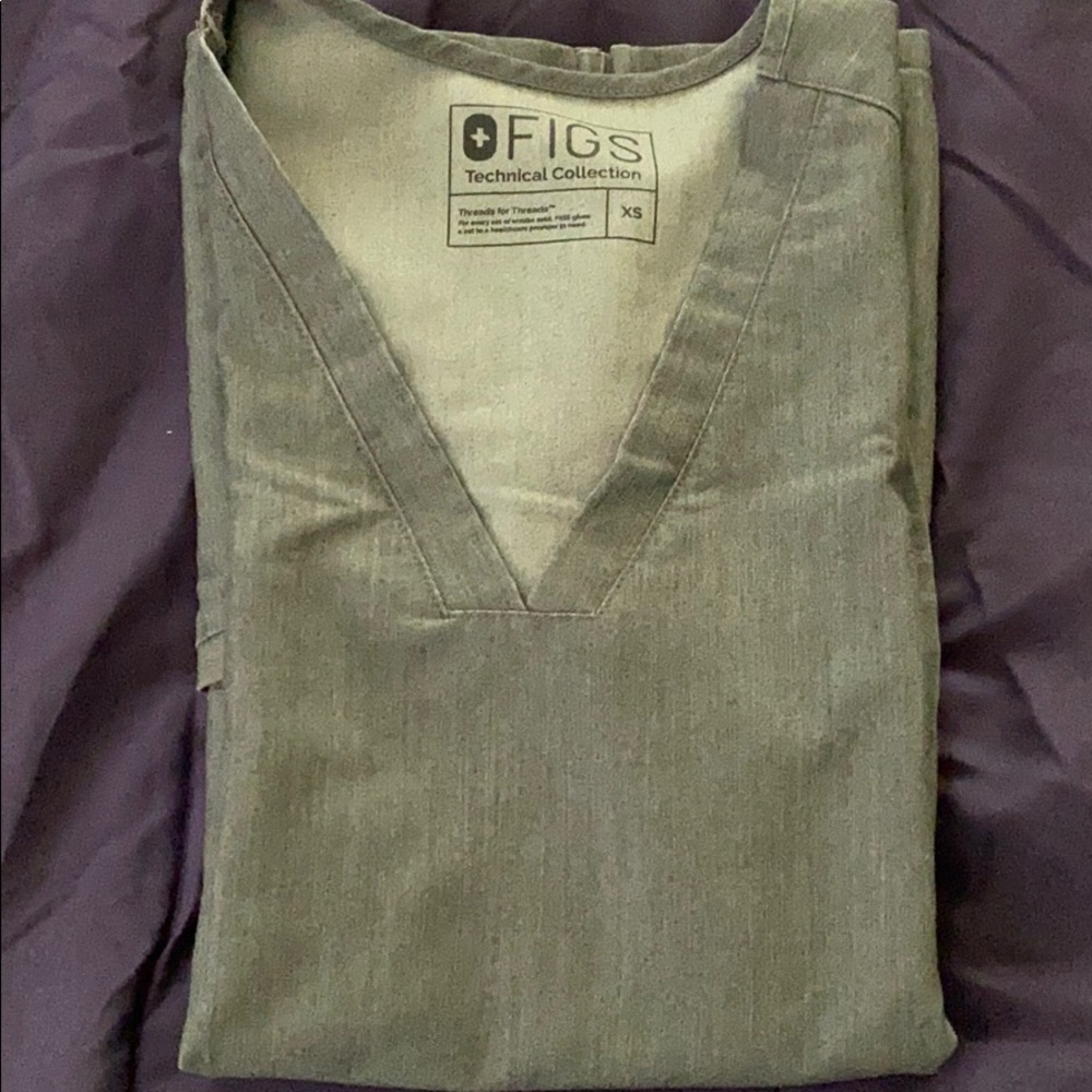 authentic figs scrubs